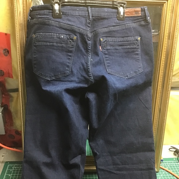 Levi’s flared dark blue jeans - Picture 2 of 5